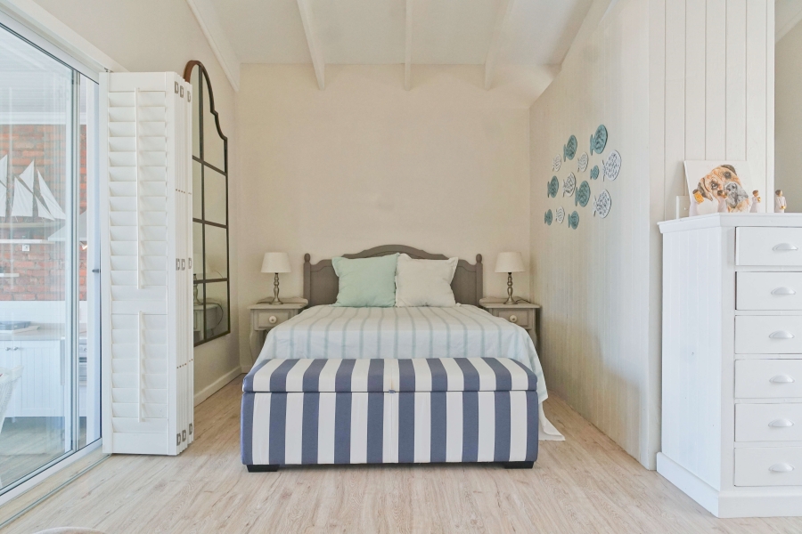 4 Bedroom Property for Sale in Winterstrand Eastern Cape